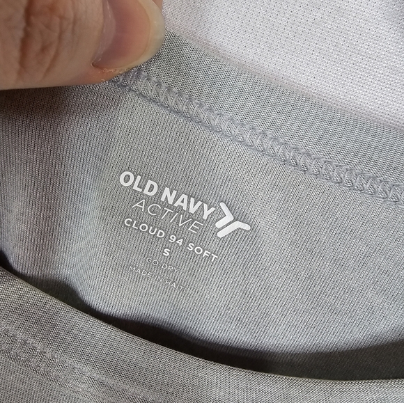Old Navy Active Cloud Soft Cropped Tee NWT - Picture 6 of 9